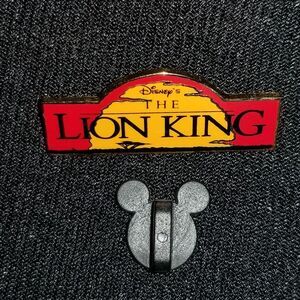 Disney Pin Lion King Mini Logo GWP Map Title 25608 DLR Cute Disneyland Sunset